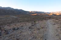12-looking_back_to_scenic_view_and_trailhead_parking_lot