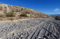 30-Outer_Limit_WP5-Jeep_trail_continues_up_wash,Outer_Limit_meanders_up_slope_to_left
