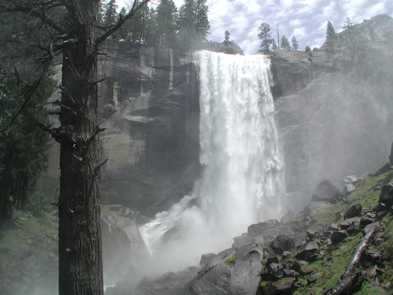 27-Vernal_Falls_along_Mist_Trail