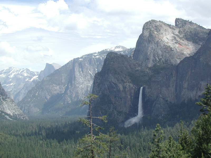 03-Bridalveil_Falls_and_Half_Dome