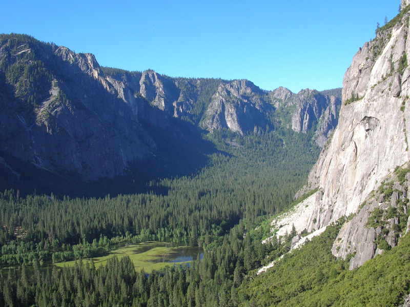 03-valley_view_along_trail