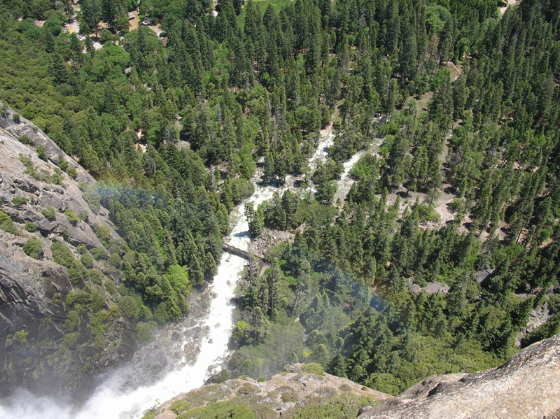 76-Yosemite_Creek_entering_valley