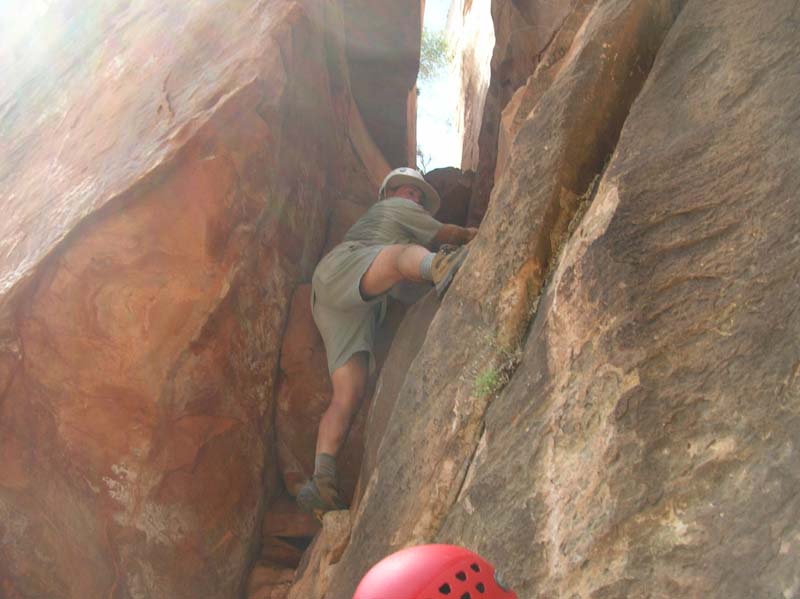 14-Chris_climbing_up_the_crack