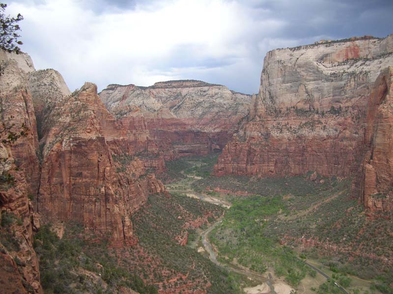 64-scenic_views_further_into_main_canyon