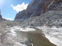 32-Virgin_River_and_snowy_views_along_road