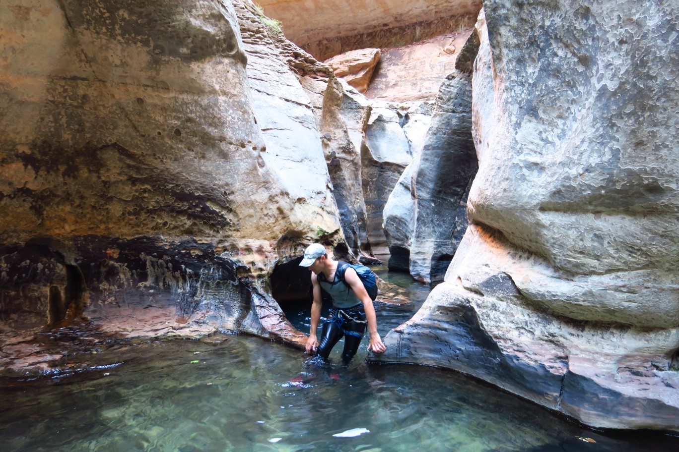 094-canyoneer,must_wear_wetsuit,entering_the_top_of_The_Subway