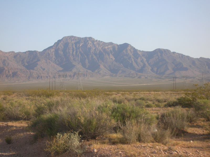 006-Moapa_Peak_from_beginning_of_the_dirt_road