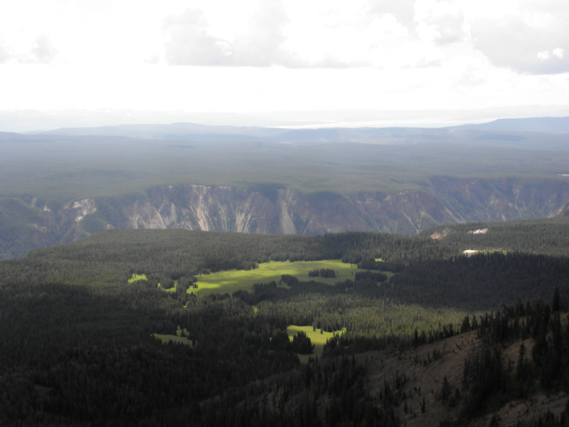 26-zoomed_view_of_Grand_Canyon_Yellowstone