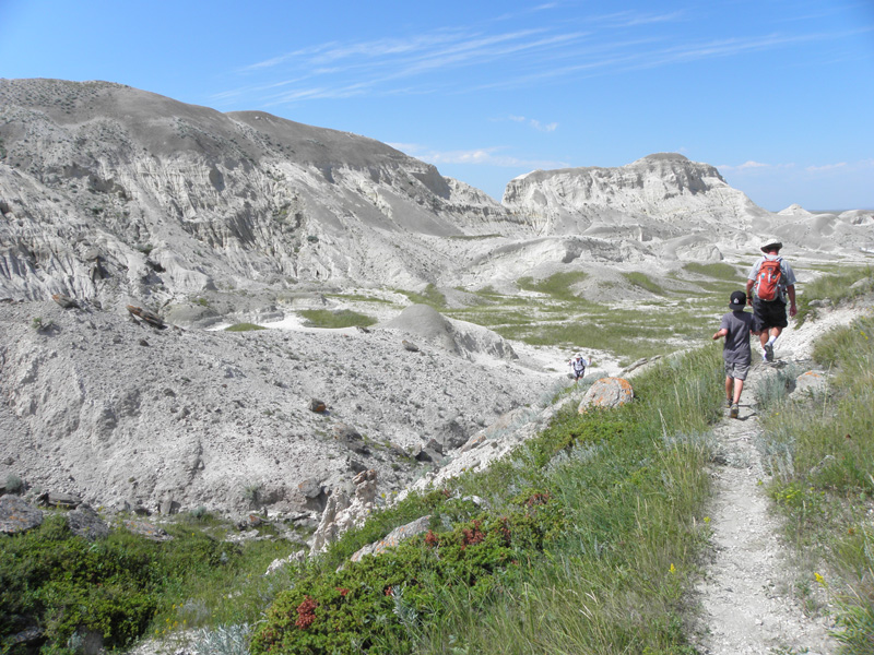 30-heading_back-another_hiker-many_that_day-popular_highpoint