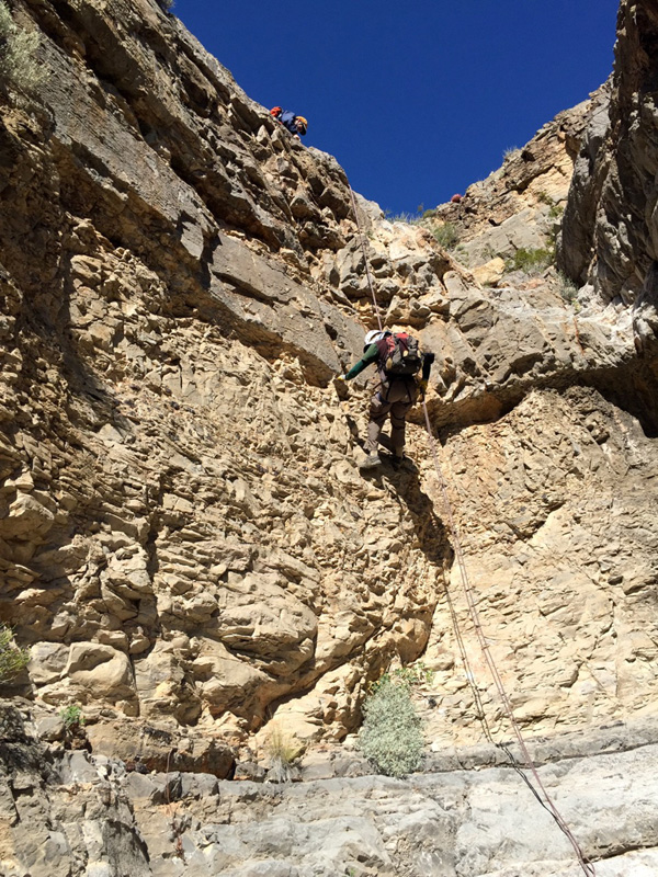 24-me_rappeling-from_Laszlo