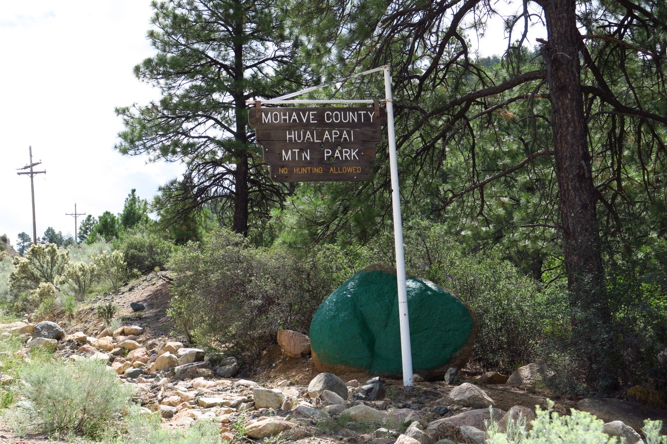 05-entering_Mohave_County_Arizona_Hualapai_Mountain_Park