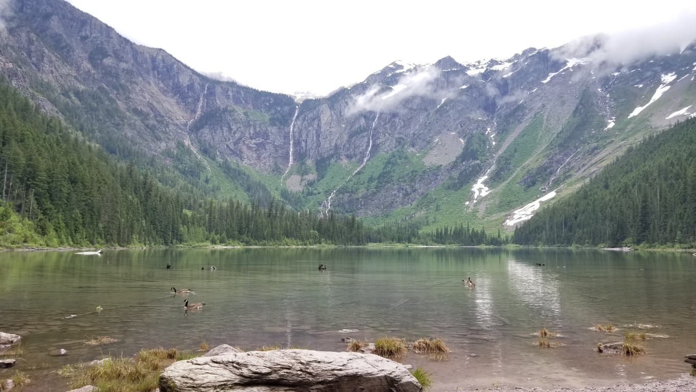 47-Avalanche_Lake_and_scenery-parting_photo