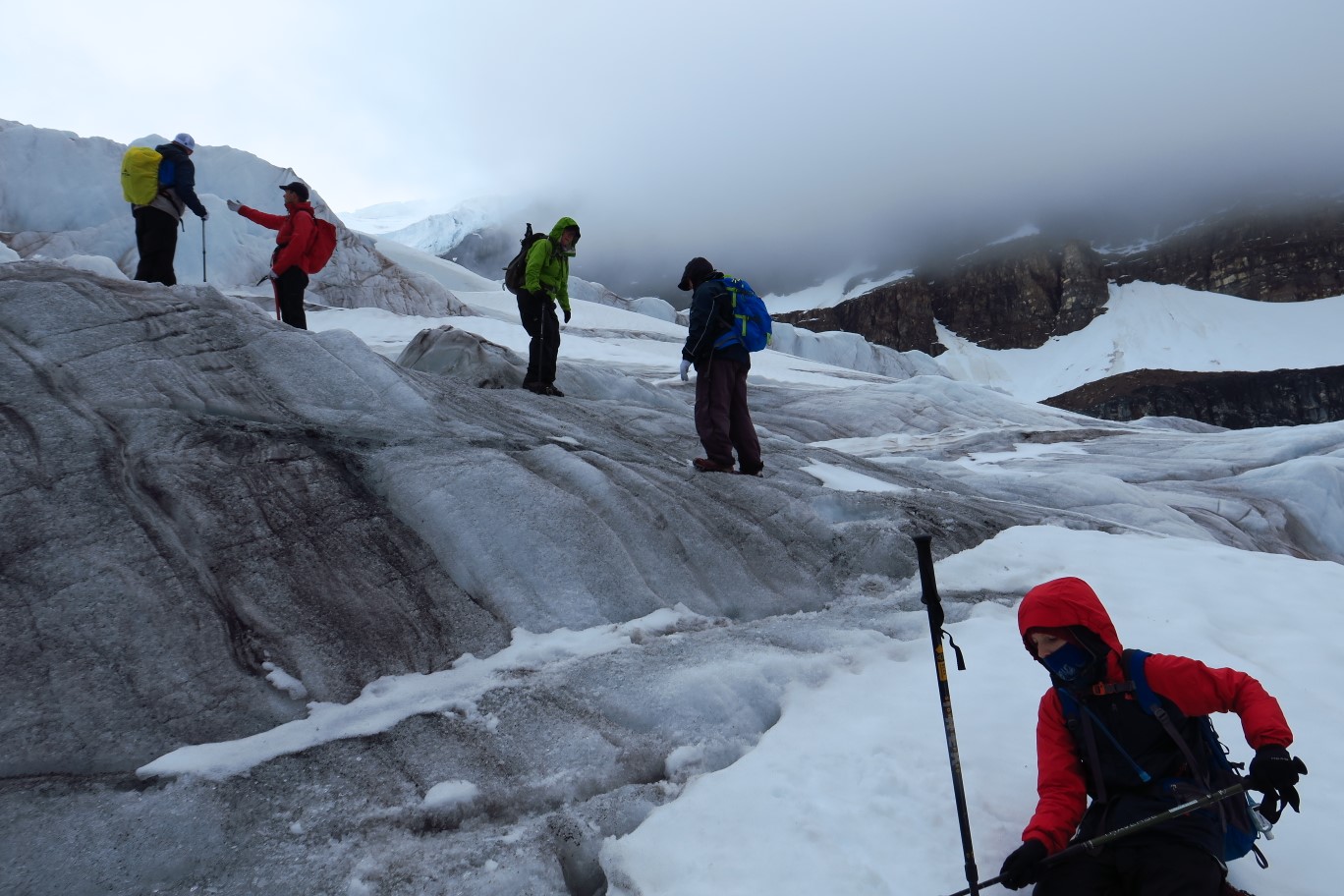 080-Mommy_walking_down_after_viewing_the_crevasse