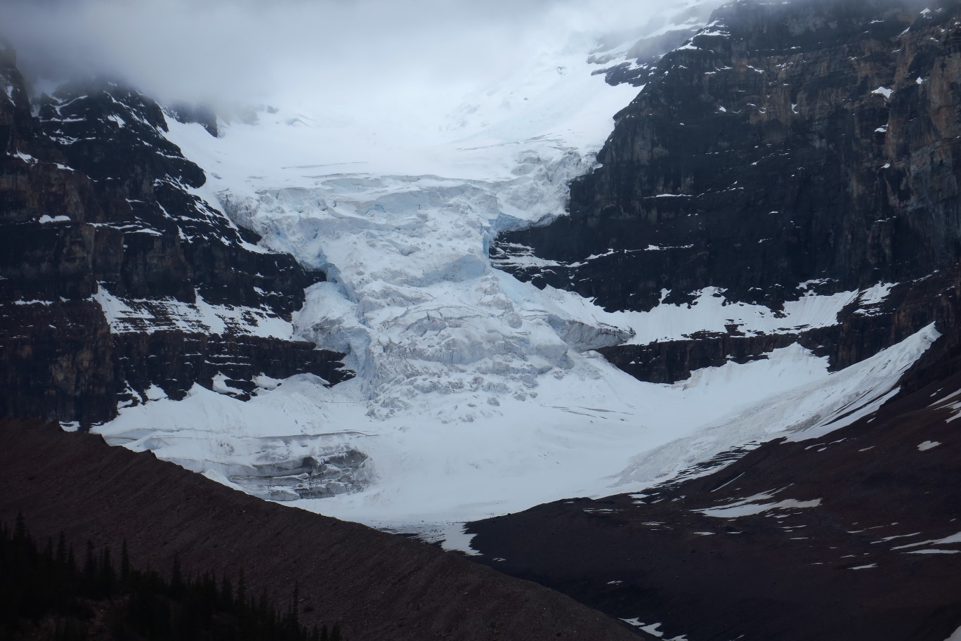 135-glacial_feature-Dome_Glacier-flowing_over_side_of_cliff